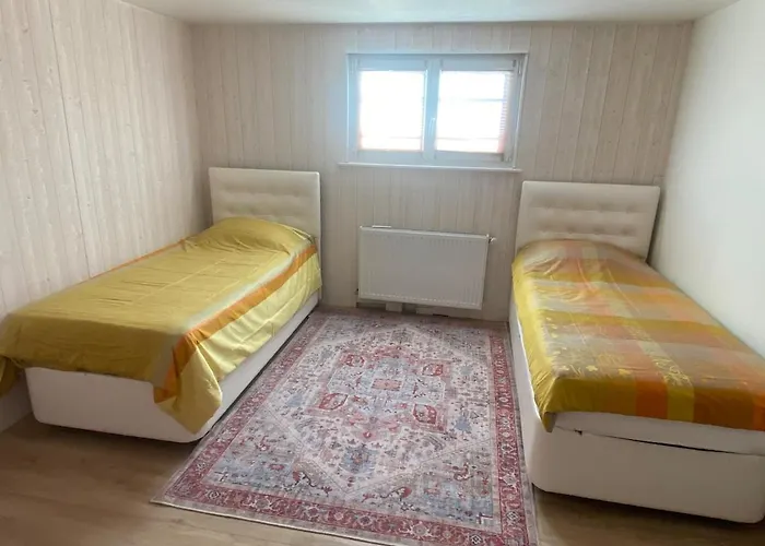 Cozy Ground Floor Apartmán