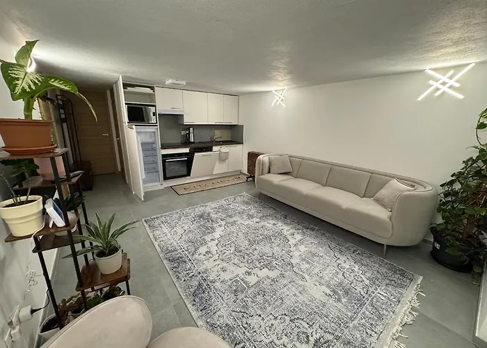 Cozy Ground Floor Apartmán