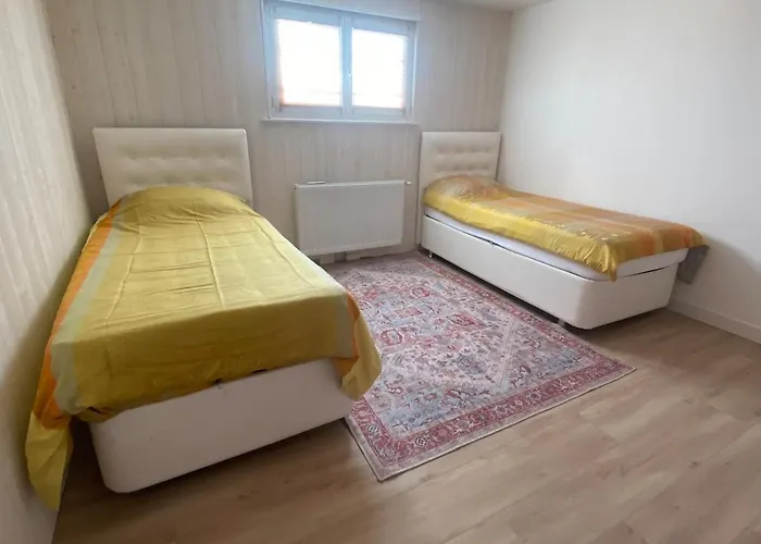 Cozy Ground Floor Apartmán